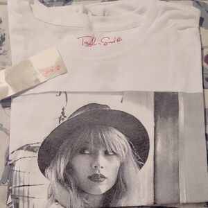 Taylor Swift Monochrome Graphic Tee NWT 2012. Size S